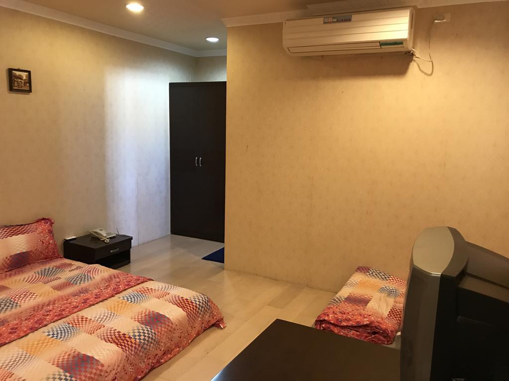 Hefeng Ting Homestay ย่านเมืองเก่าเฮ้งชุน ภายนอก รูปภาพ
